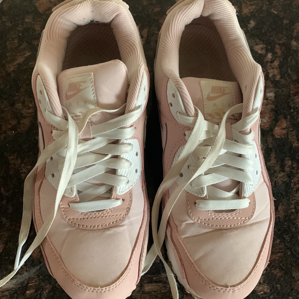 Nike air maxes - Picture 3 of 4